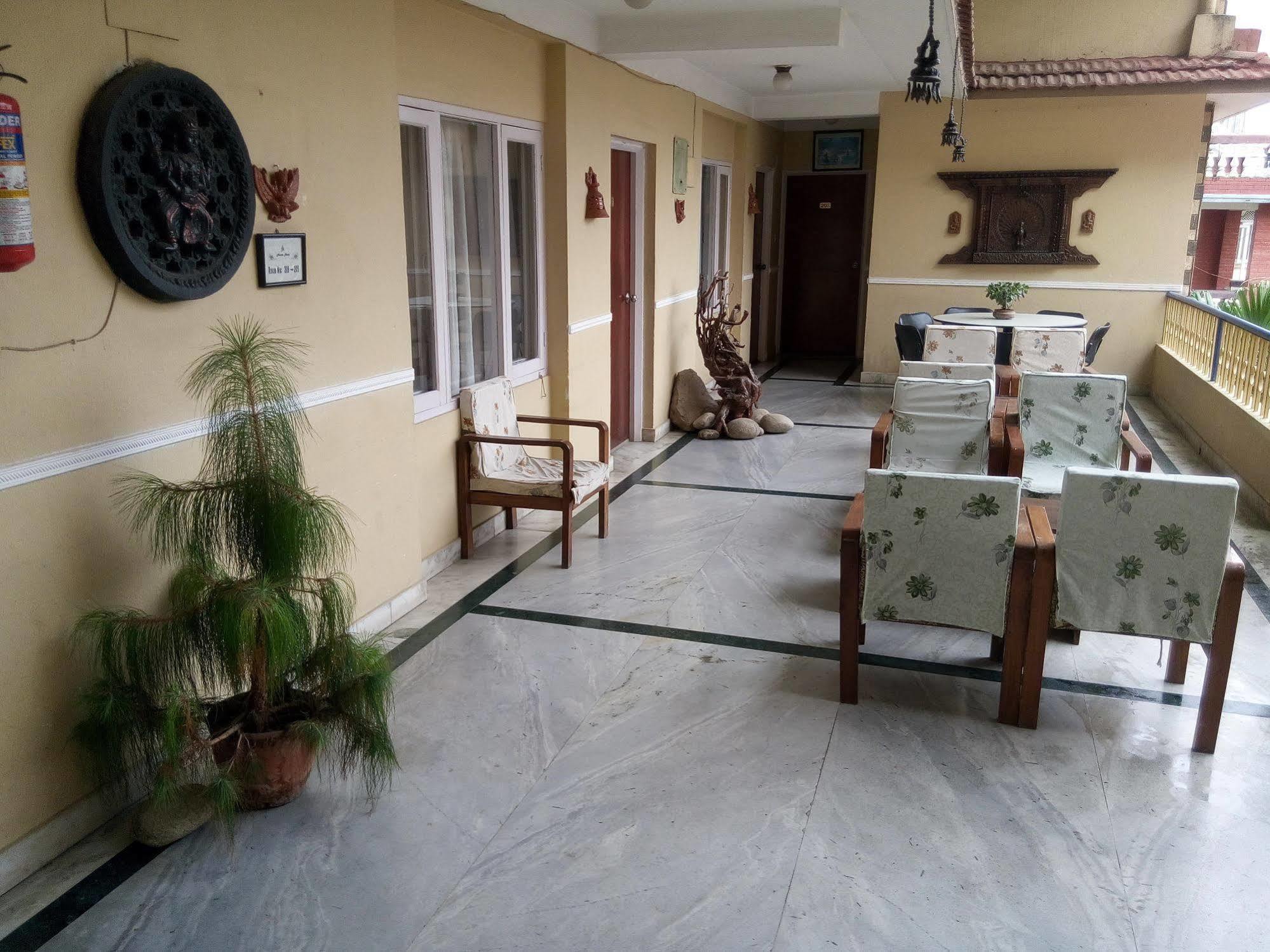 Amar Hotel Kathmandu Bagian luar foto