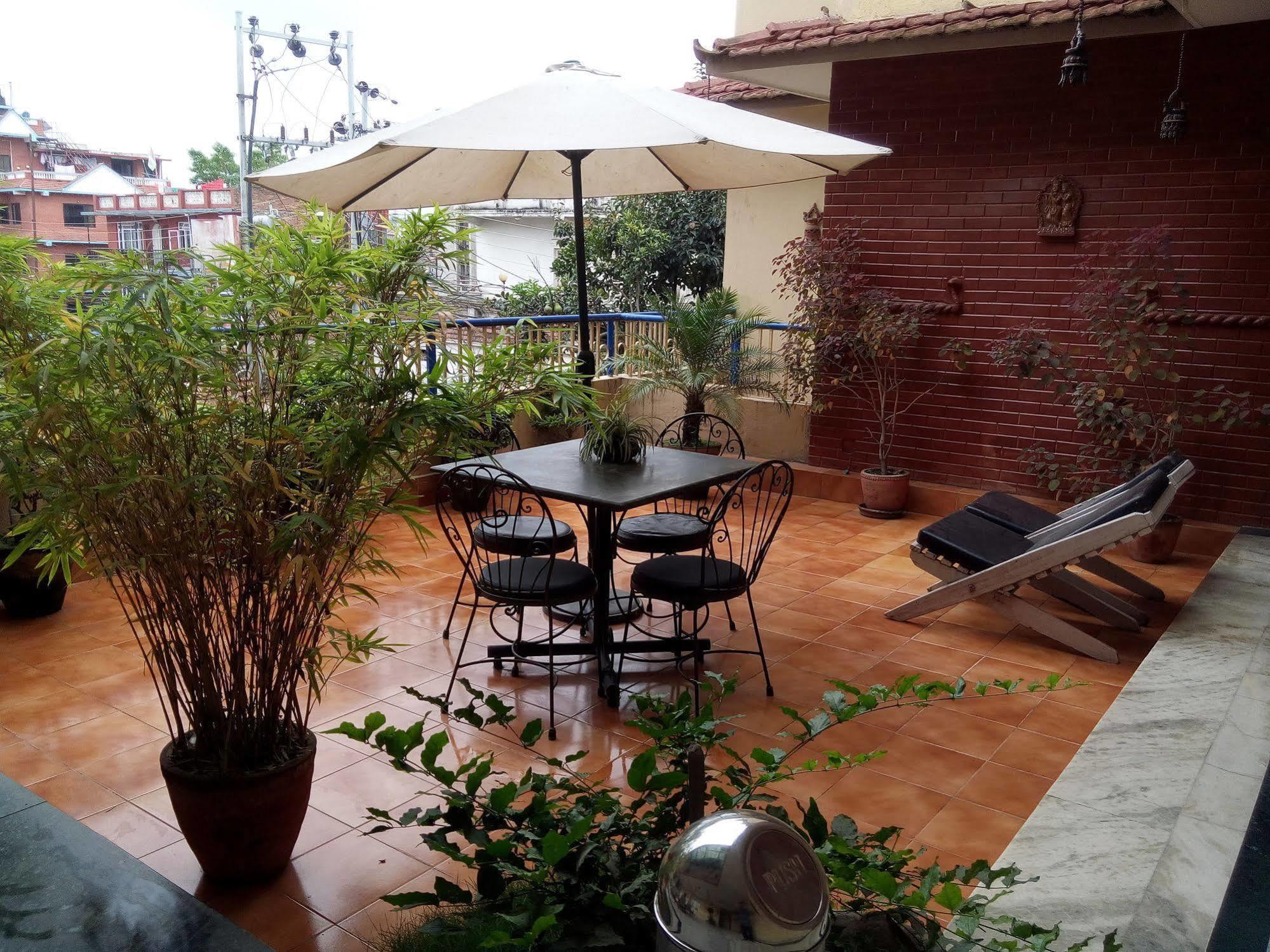Amar Hotel Kathmandu Bagian luar foto